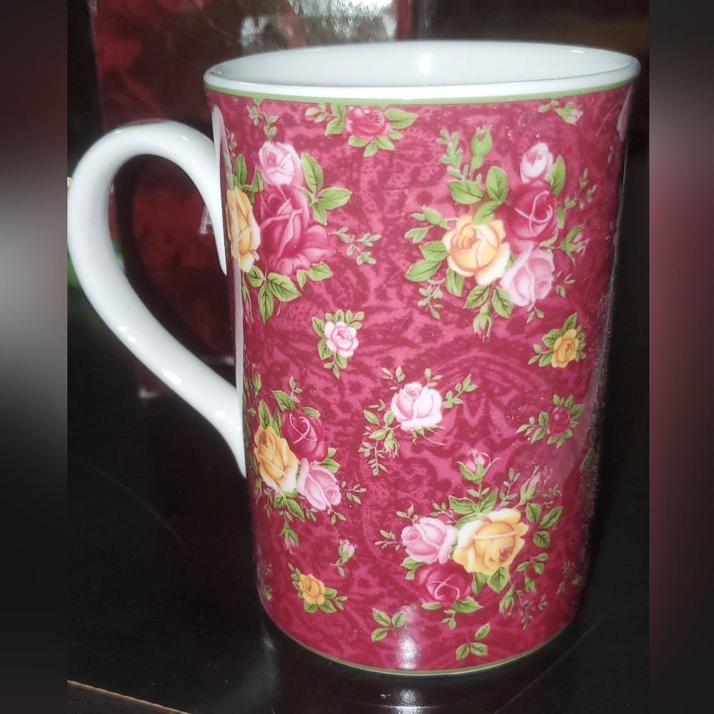Royal Albert 2002 Old Country Roses Ruby Lace Fine Bone China Coffee Cups